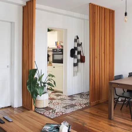 Luminous And Flowing Cocoon Apartment