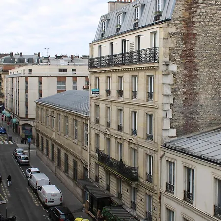 Luminous And Flowing Cocoon Paris